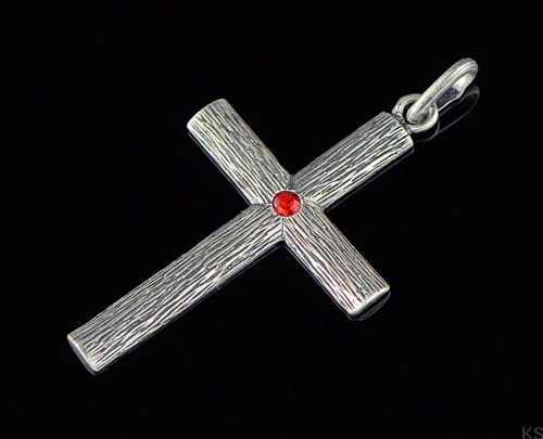 Srebrny Krzyżyk z kryształem Swarovskiego KR-01-LSIAM 925