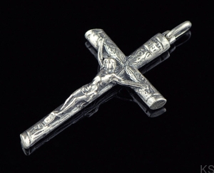 Srebrny krzyżyk z Chrystusem KR-11 Srebro 925 