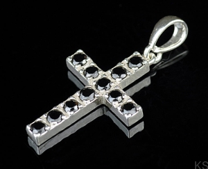 Krzyżyk z 11-ma cyrkoniami 3mm - czarny